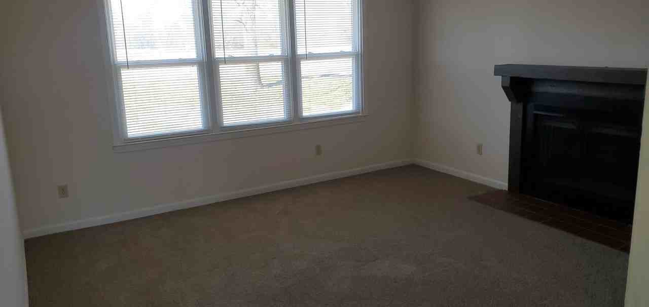 306 Southampton Dr - Photo 2 of 16