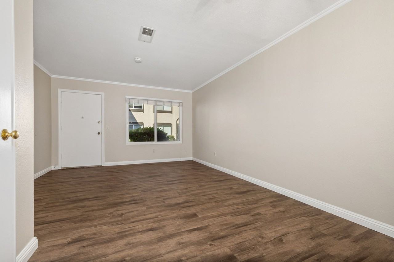 10187 Peaceful Ct - Photo 4 of 19