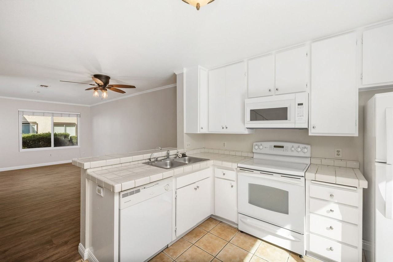 10187 Peaceful Ct - Photo 7 of 19