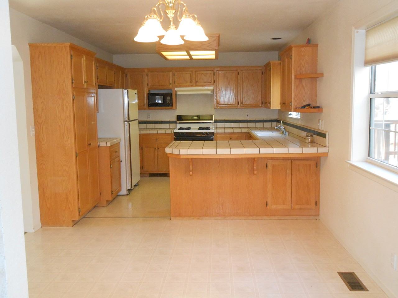 4896 Chateau Way - Photo 7 of 27
