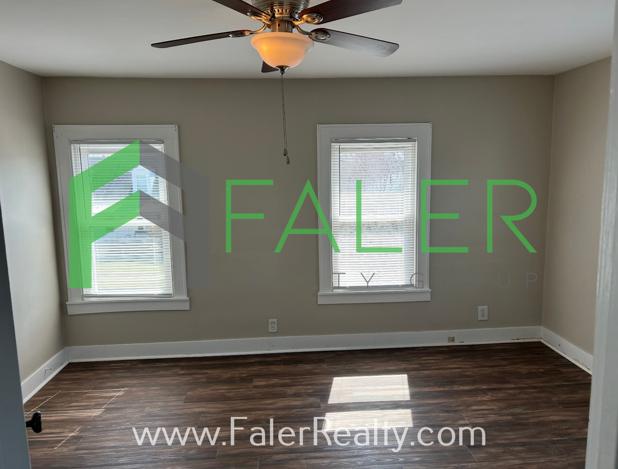 1923 Patterson Rd - Photo 2 of 12