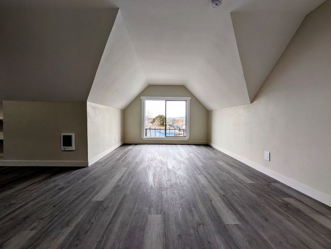 330 Roosevelt St. - Photo 6 of 49