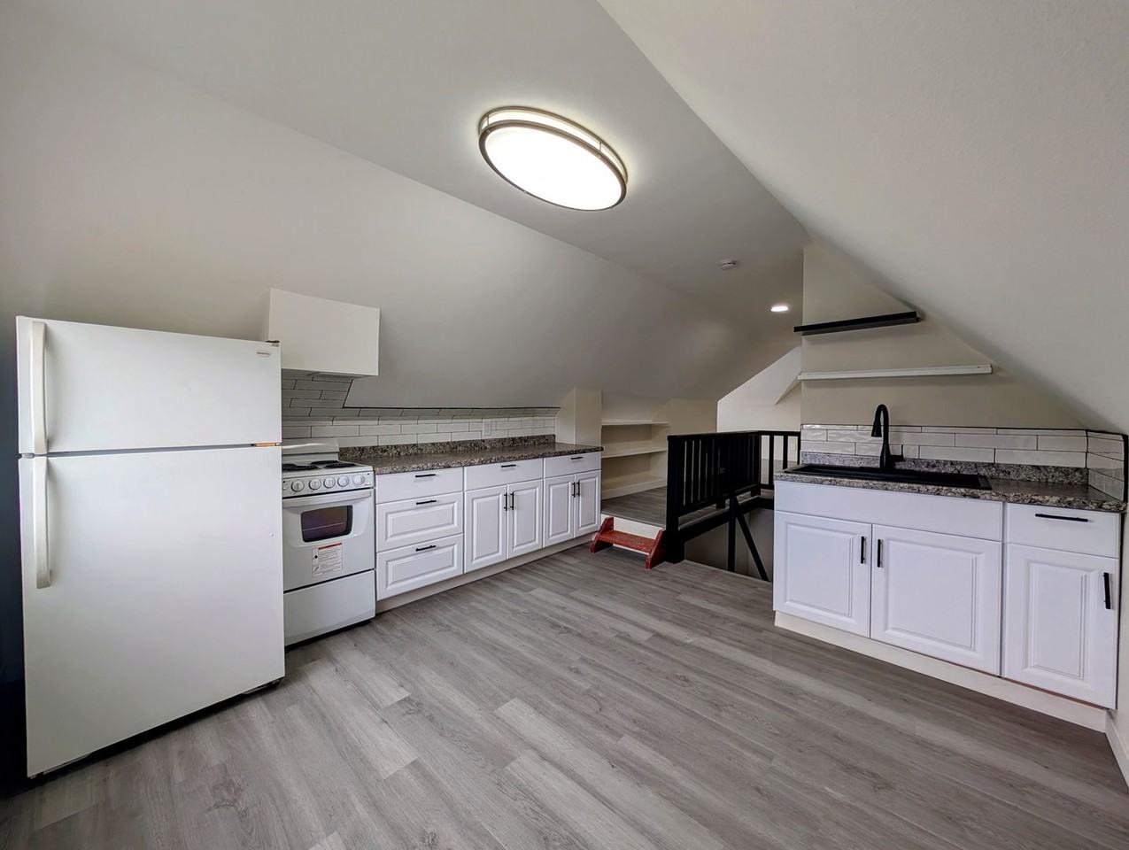 330 Roosevelt St. - Photo 4 of 49