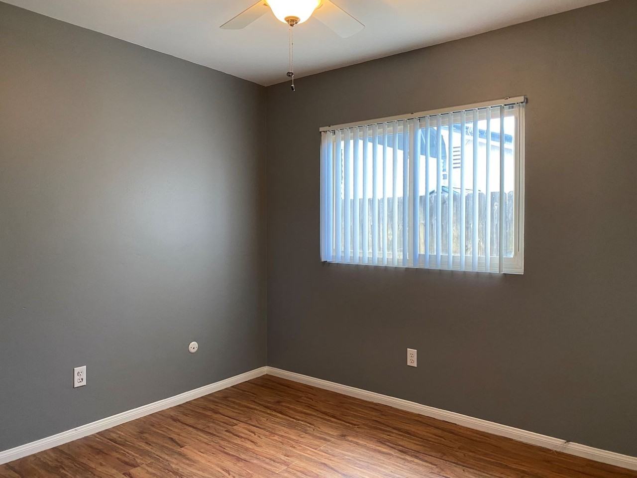 10048 Timberlane Way - Photo 3 of 11