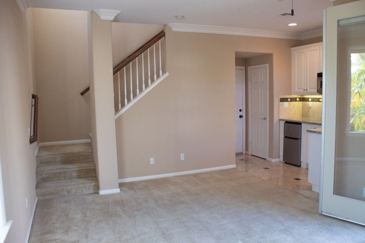 1033 White Alder Ave - Photo 2 of 14