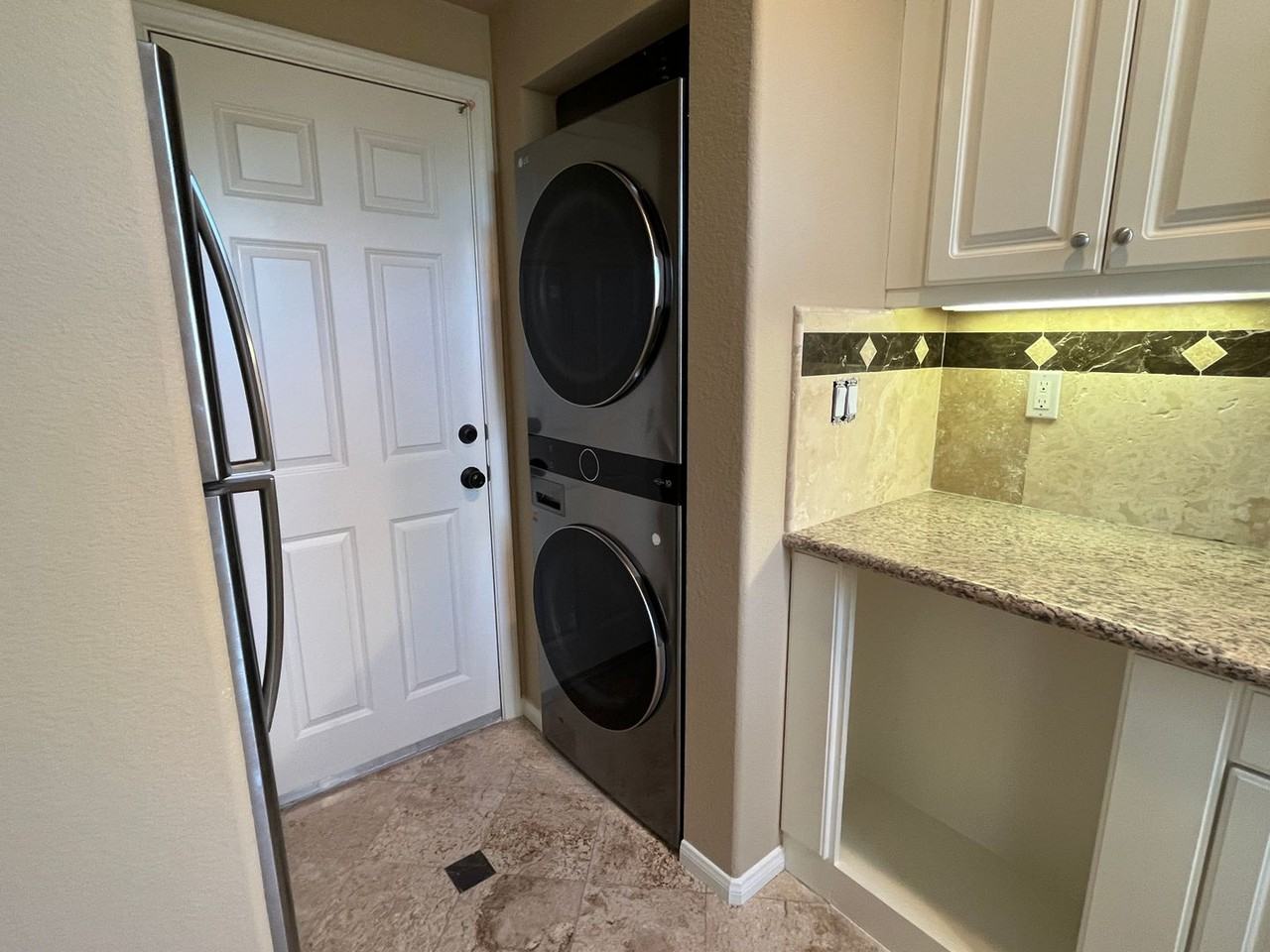 1033 White Alder Ave - Photo 7 of 14