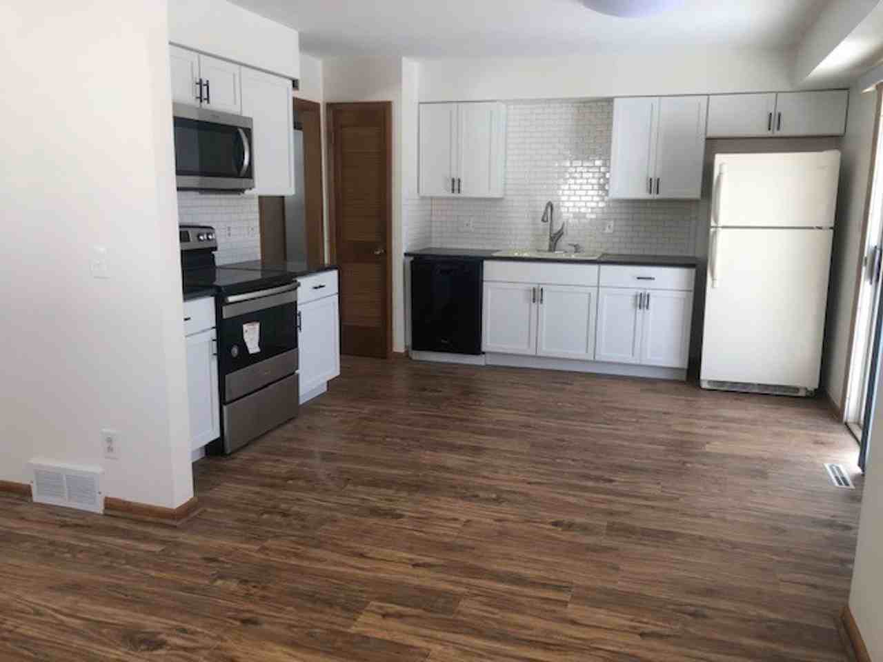 1122 33rd Street - Photo 2 of 11