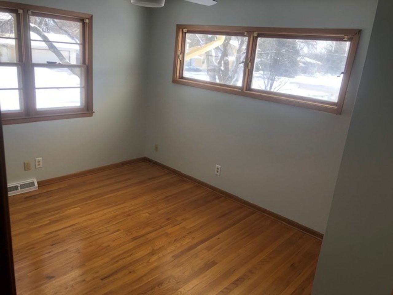 1122 33rd Street - Photo 3 of 11