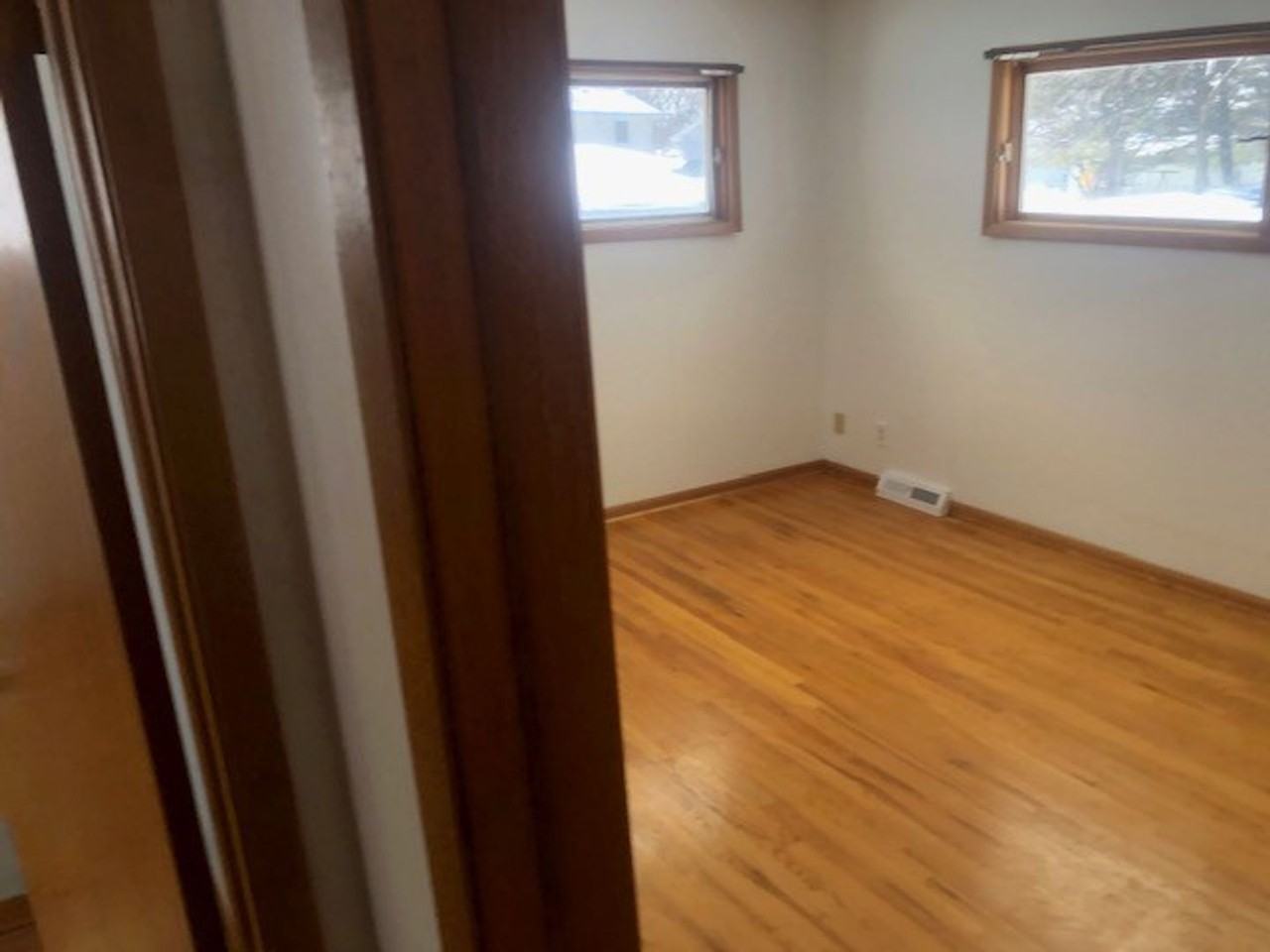 1122 33rd Street - Photo 6 of 11