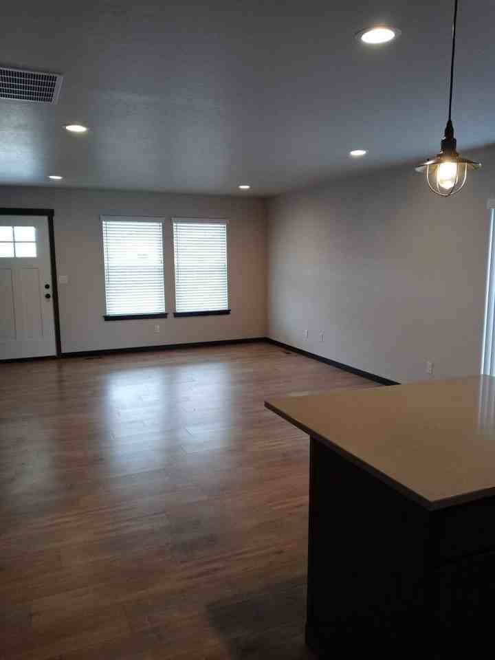 8912 N Spokane St - Photo 7 of 22