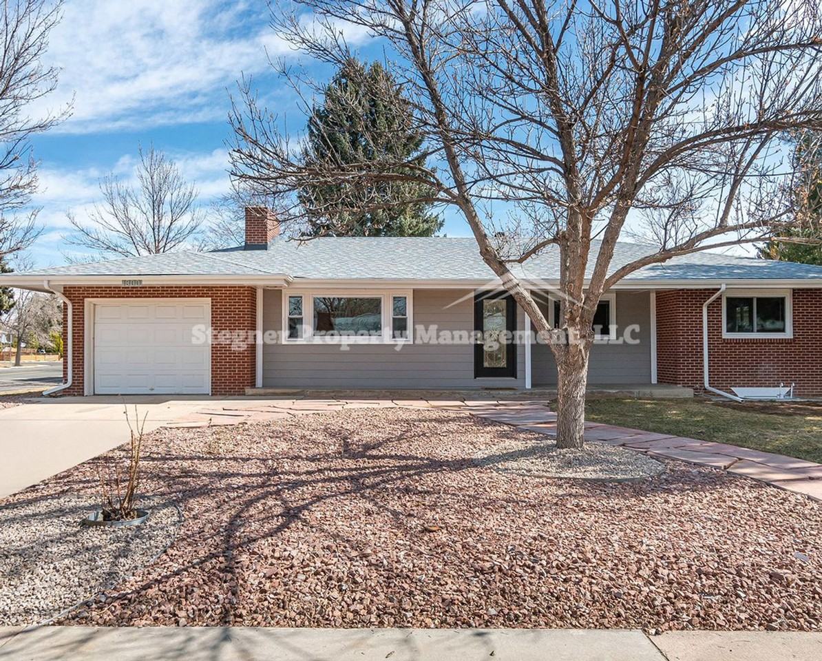 1300 Welch St - Photo 2 of 29