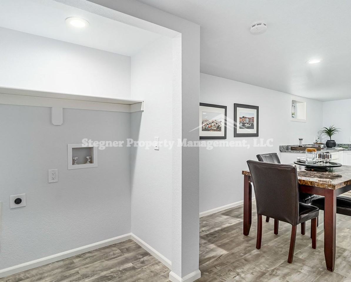 1300 Welch St - Photo 3 of 29