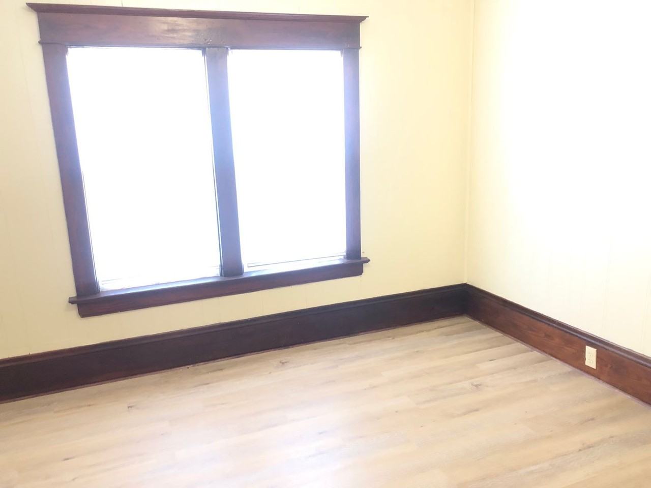 1603 S Center St - Photo 5 of 13