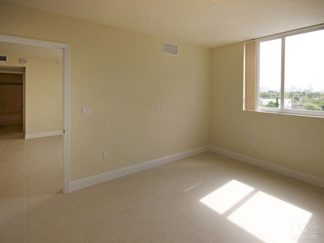 Gibraltar Apartments - Photo 3 of 4