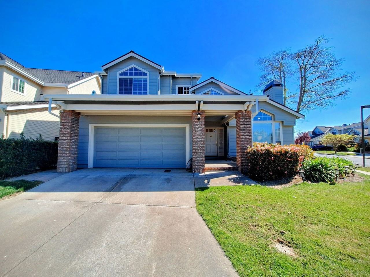 802 Schooner Bay Dr