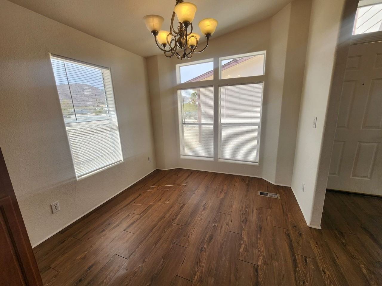 6603 Star Dune Ave - Photo 5 of 17