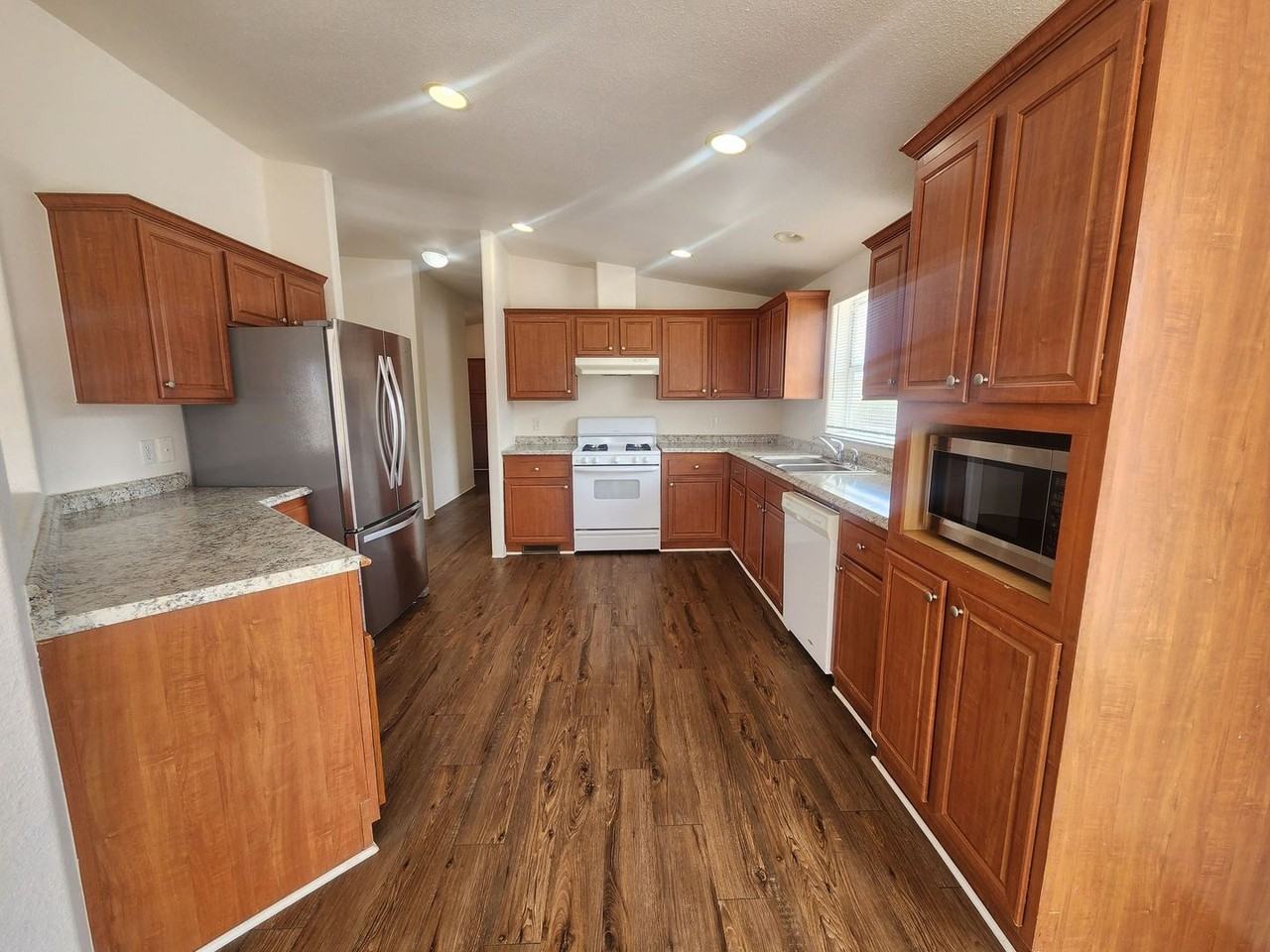 6603 Star Dune Ave - Photo 6 of 17