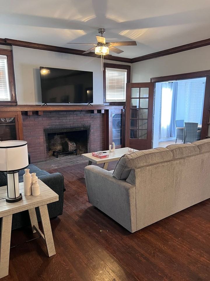 807 Broadway - Photo 7 of 12