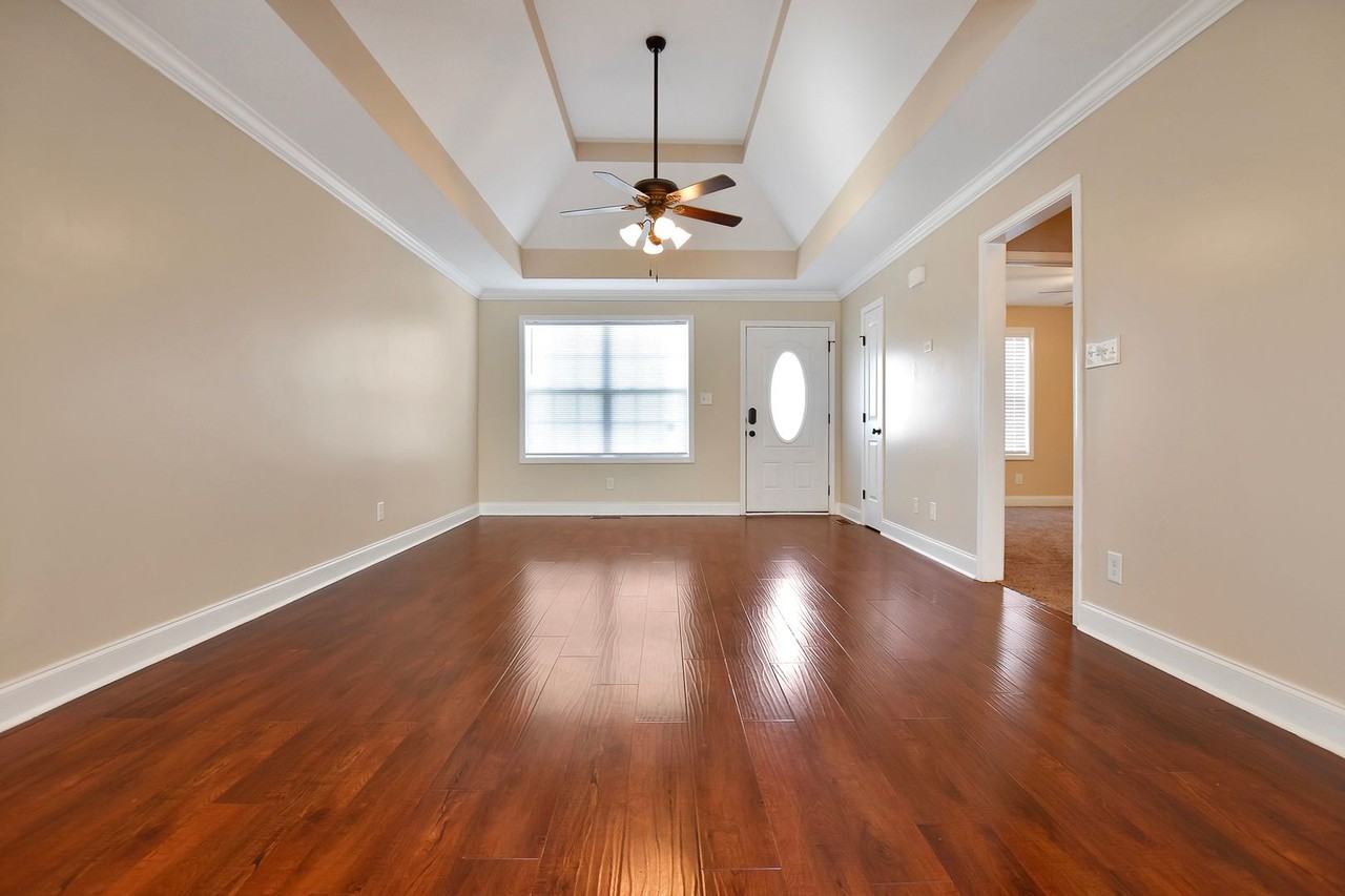 3639 Fox Tail Dr - Photo 2 of 21