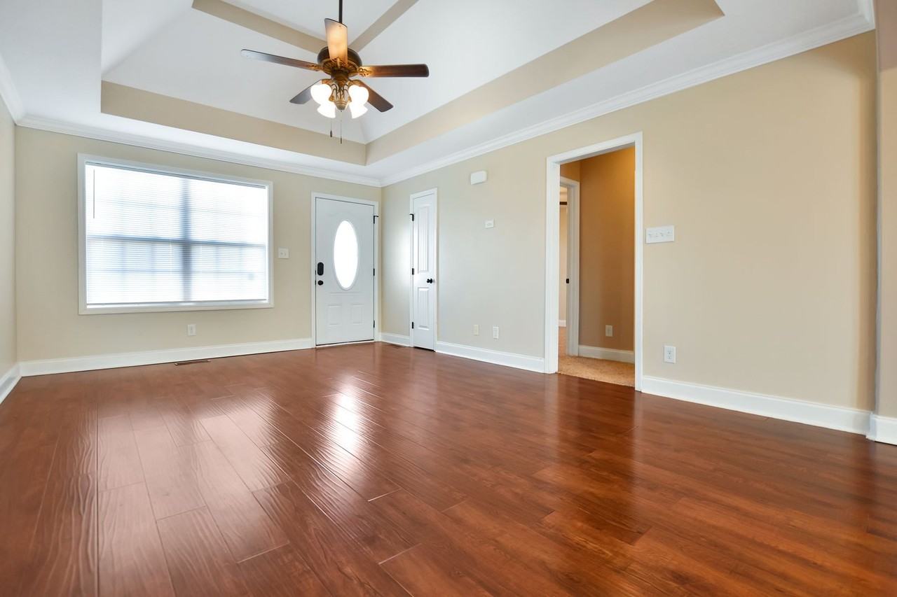 3639 Fox Tail Dr - Photo 4 of 21