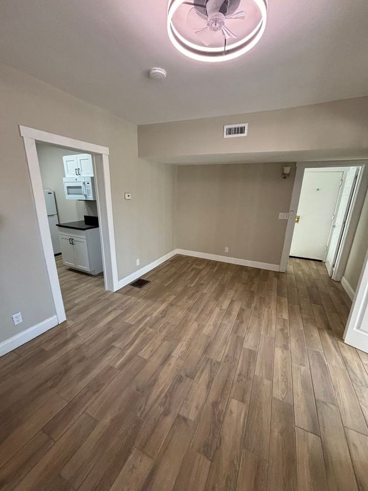 2091 Iuka Ave #A - Photo 5 of 10