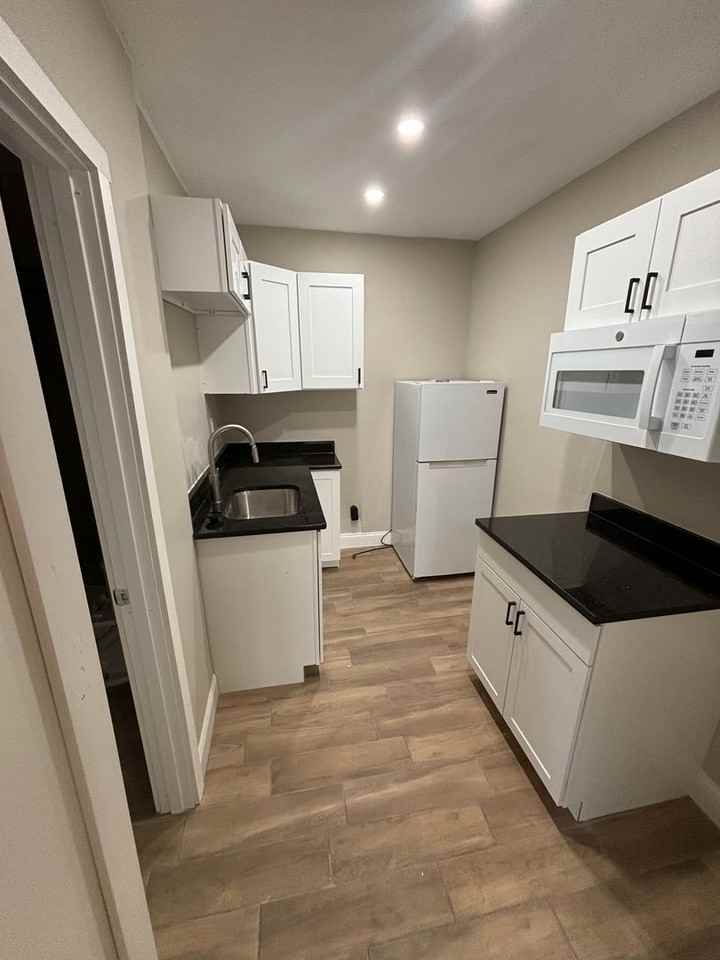 2091 Iuka Ave #A - Photo 6 of 10