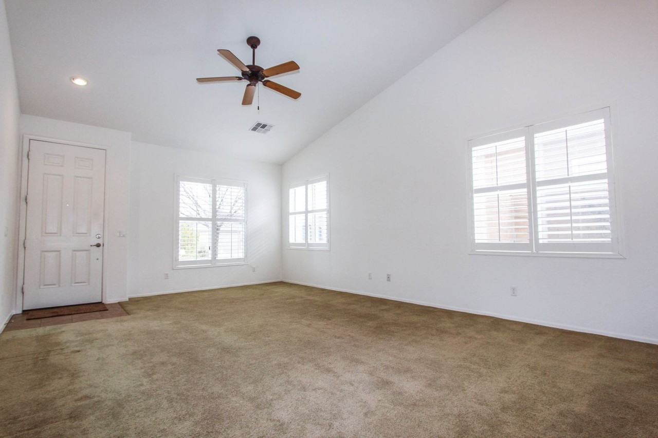 8240 N Whistling Acres Way - Photo 2 of 17