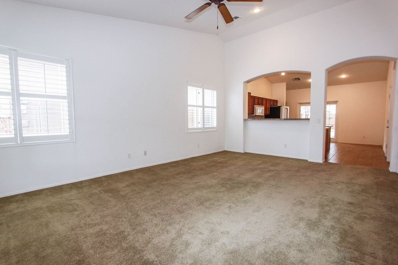 8240 N Whistling Acres Way - Photo 3 of 17