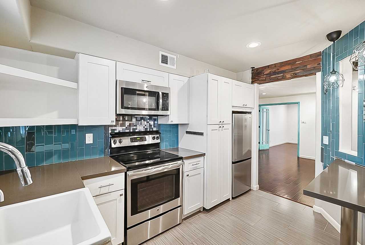 102 Ruelle #208D - Photo 7 of 24