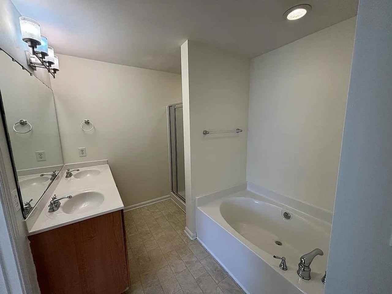 2130 Sunny Cove Dr - Photo 2 of 15