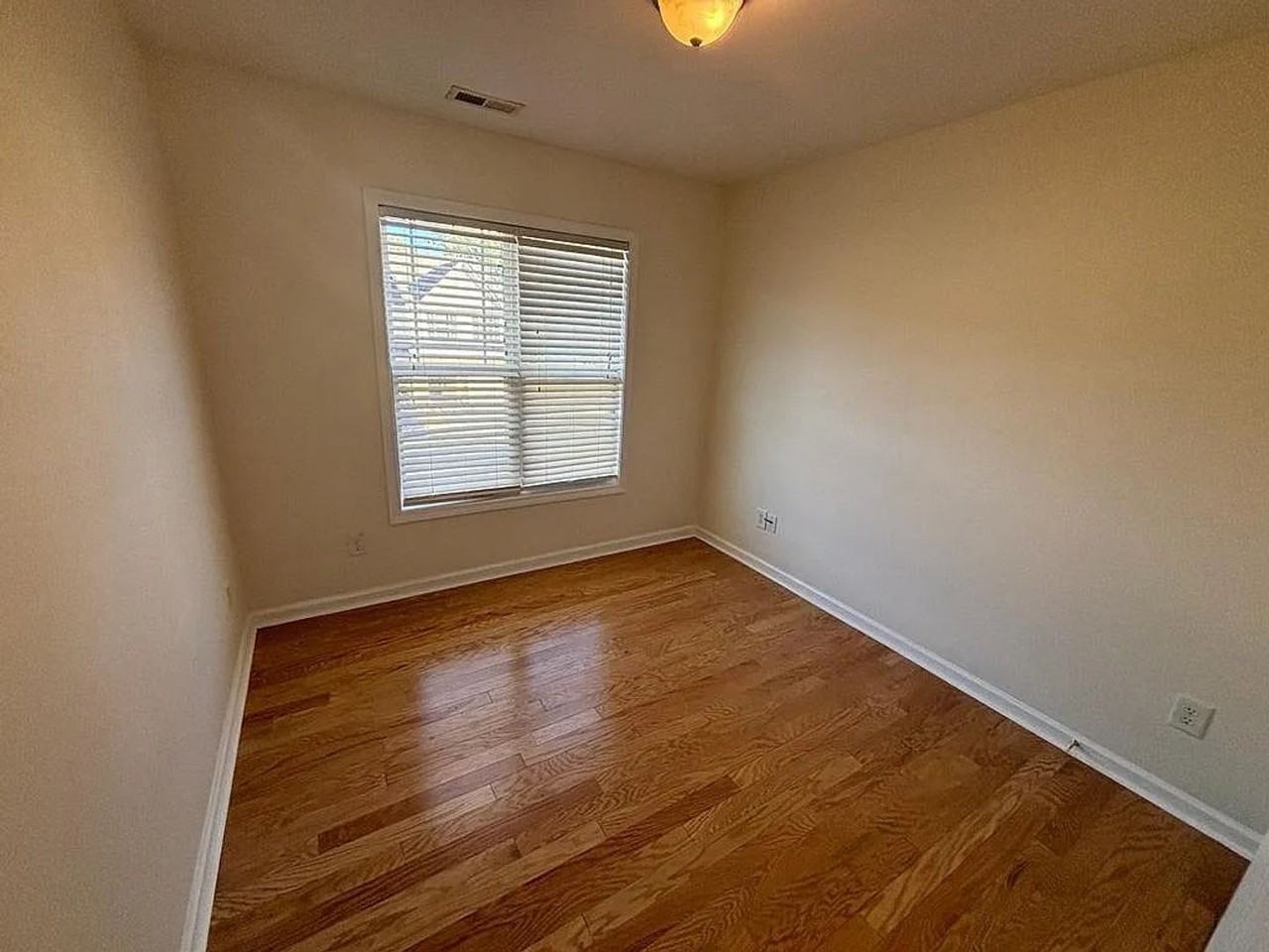 2130 Sunny Cove Dr - Photo 3 of 15