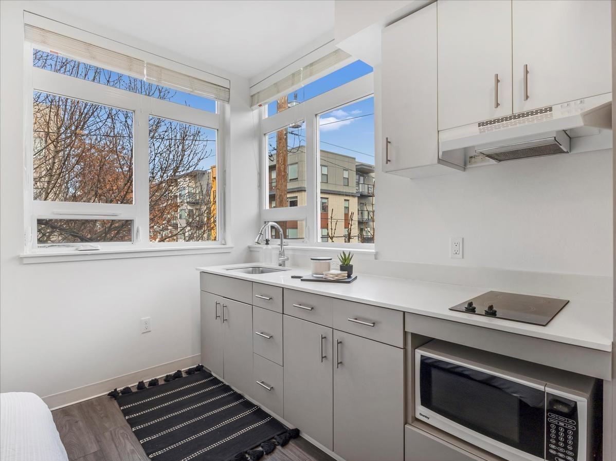 123 Se 13th Ave - Photo 2 of 35