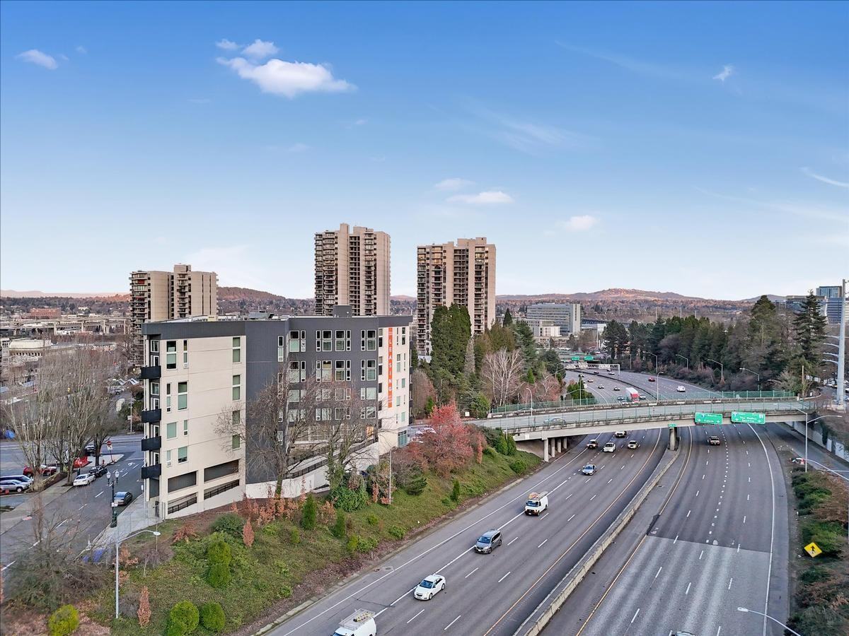 2211 Sw 4th Ave - Photo 6 of 41