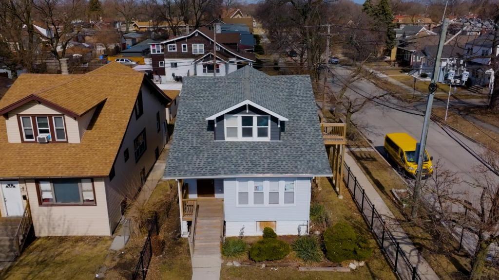 634 W 111th St - Photo 3 of 21