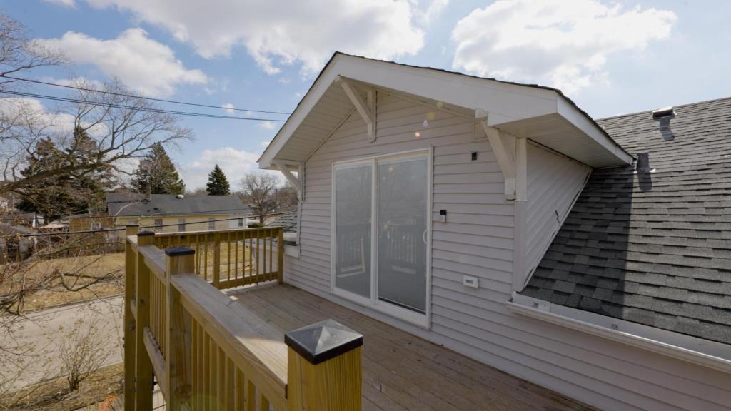 634 W 111th St - Photo 7 of 21