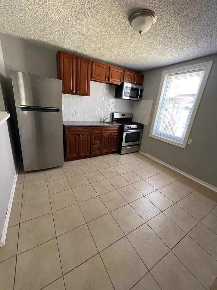 4628 Penn St #3 - Photo 2 of 7