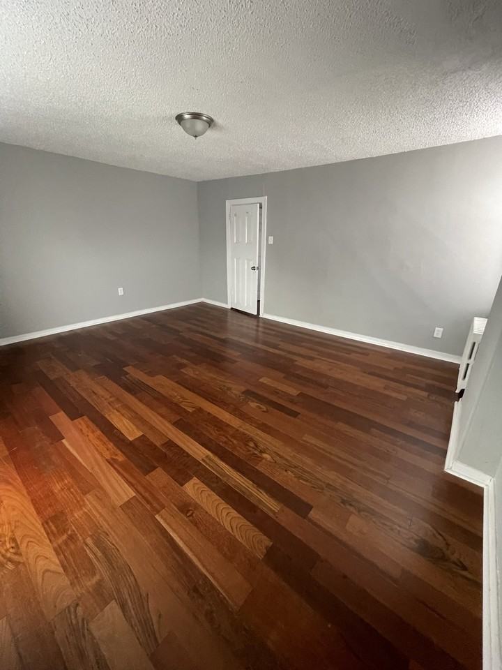 4628 Penn St #3 - Photo 6 of 7