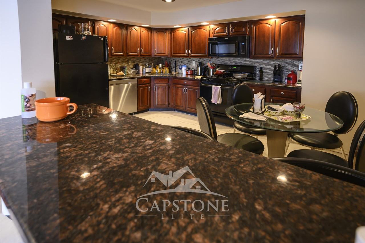 67 Vaughan Dr - Photo 2 of 20