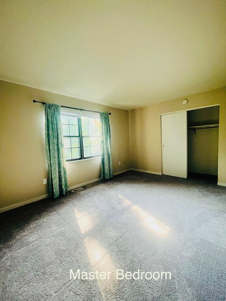 588 E Graham Pl #1 - Photo 2 of 18