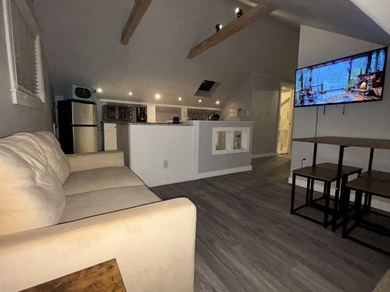 327 Bonfoy Ave #201 - Photo 3 of 24