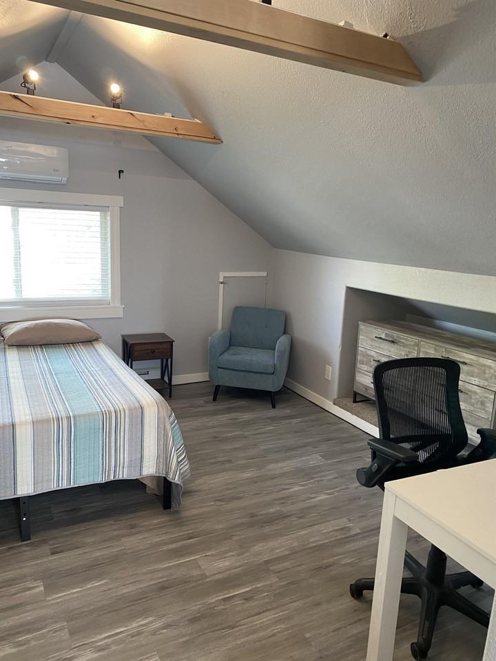 327 Bonfoy Ave #201 - Photo 2 of 24