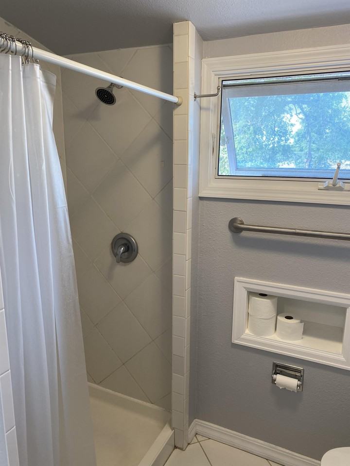 327 Bonfoy Ave #201 - Photo 7 of 24