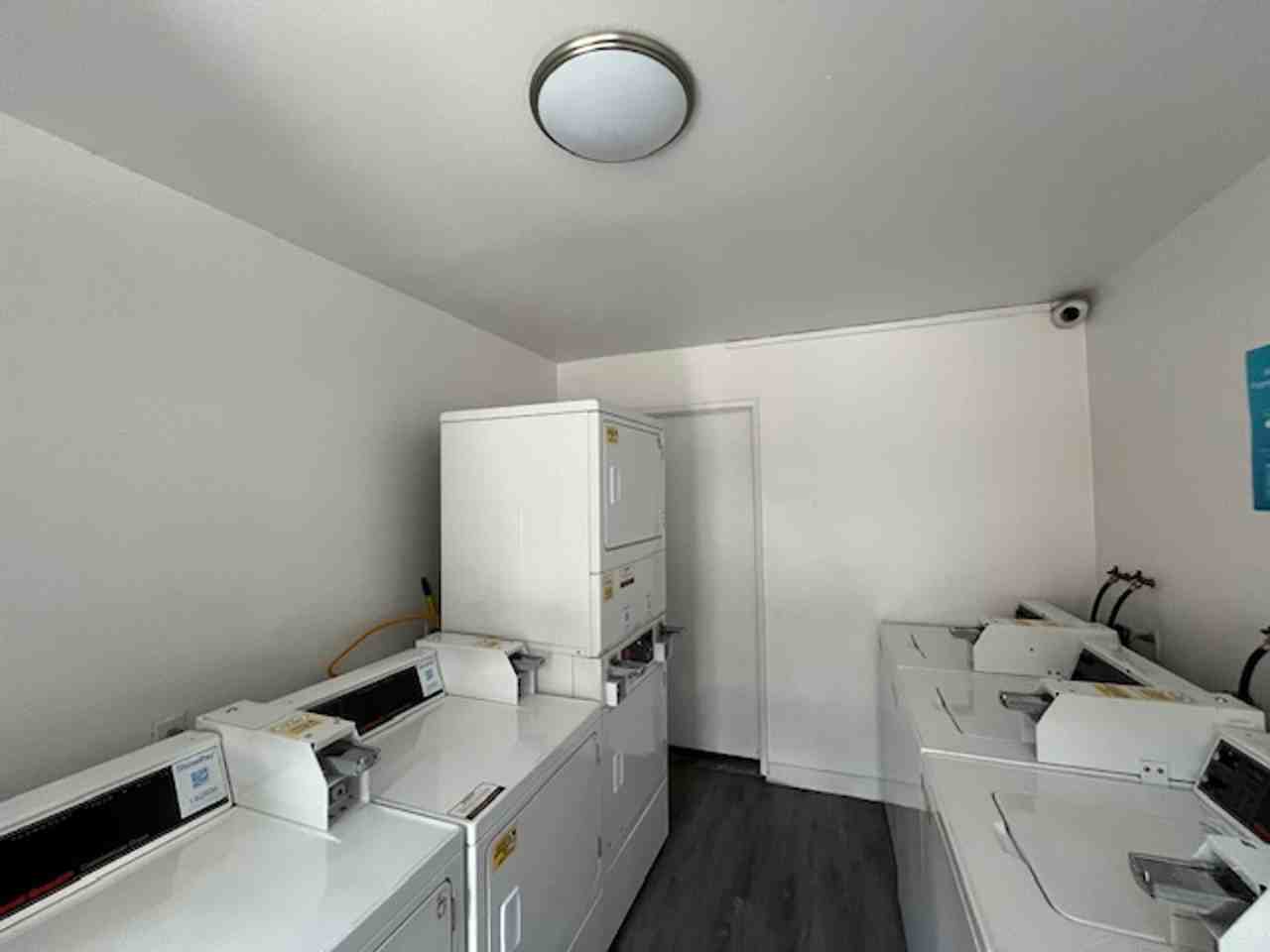 17211 Chatsworth Street - Photo 7 of 9