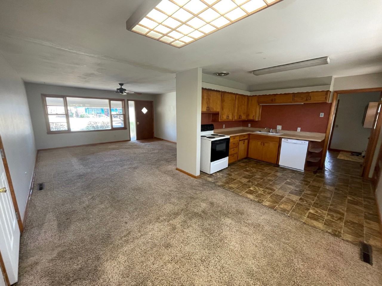 957 N Redbarn Ln - Photo 4 of 10