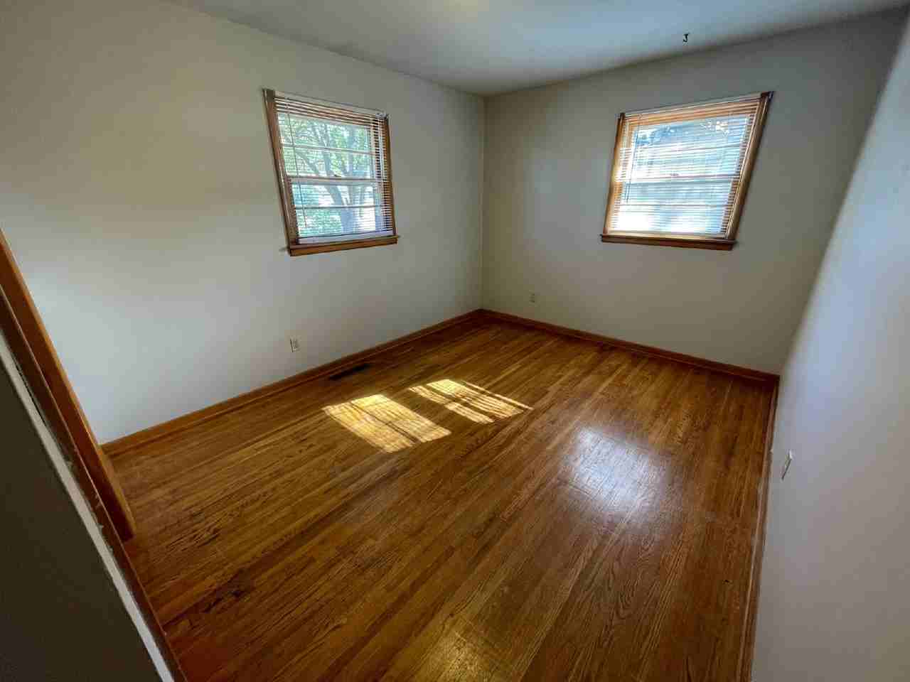 957 N Redbarn Ln - Photo 5 of 10