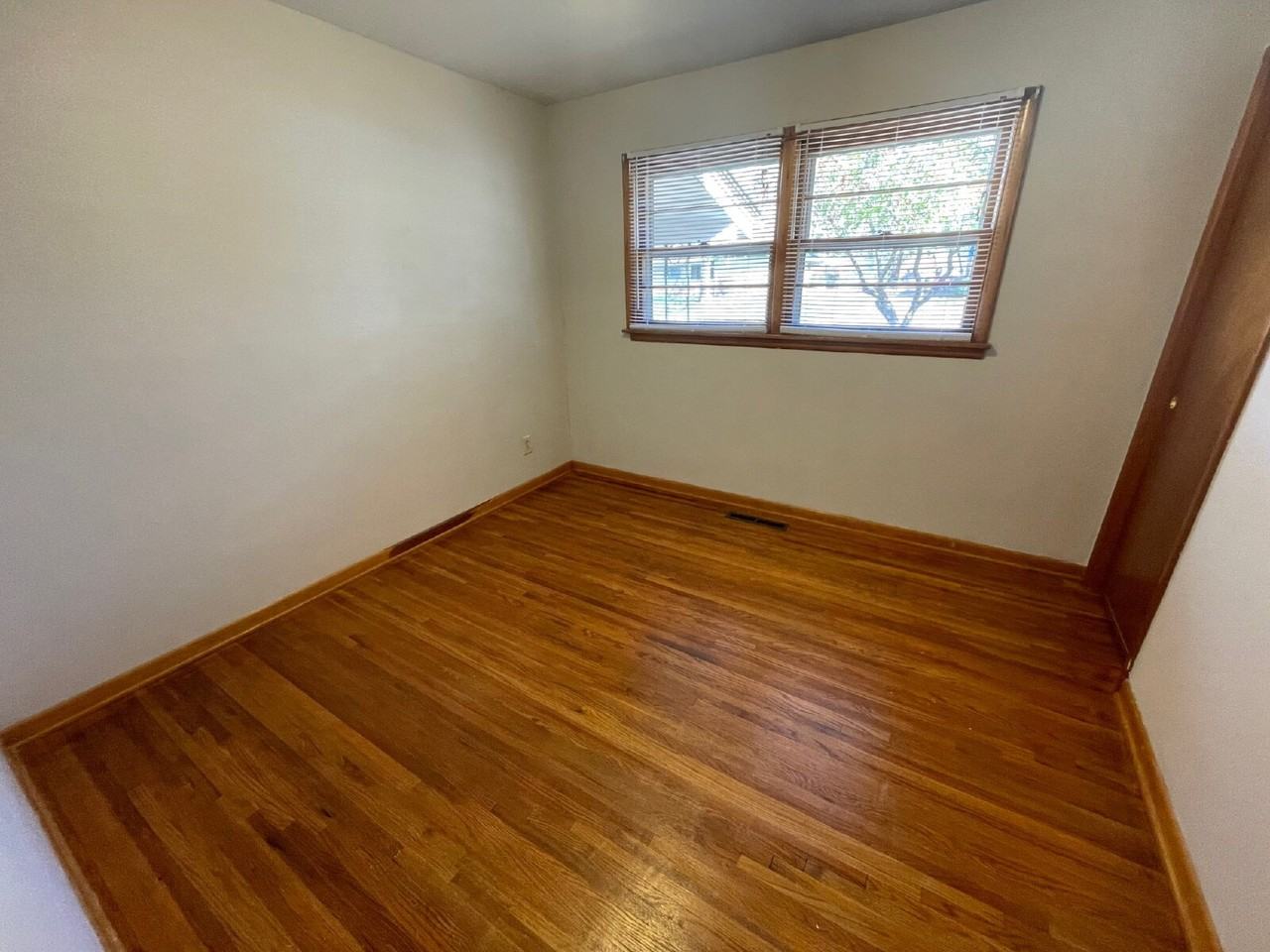 957 N Redbarn Ln - Photo 6 of 10