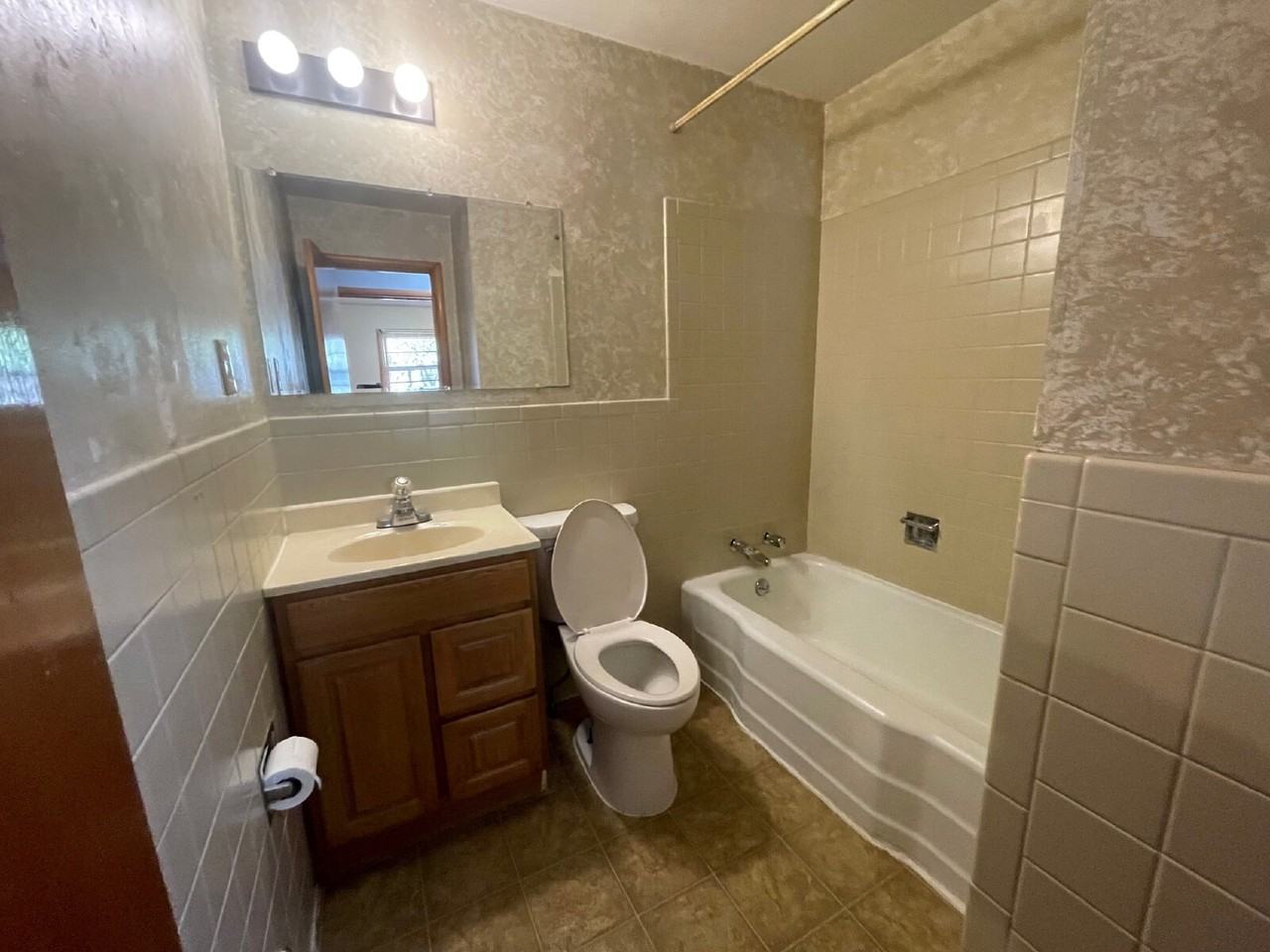 957 N Redbarn Ln - Photo 7 of 10