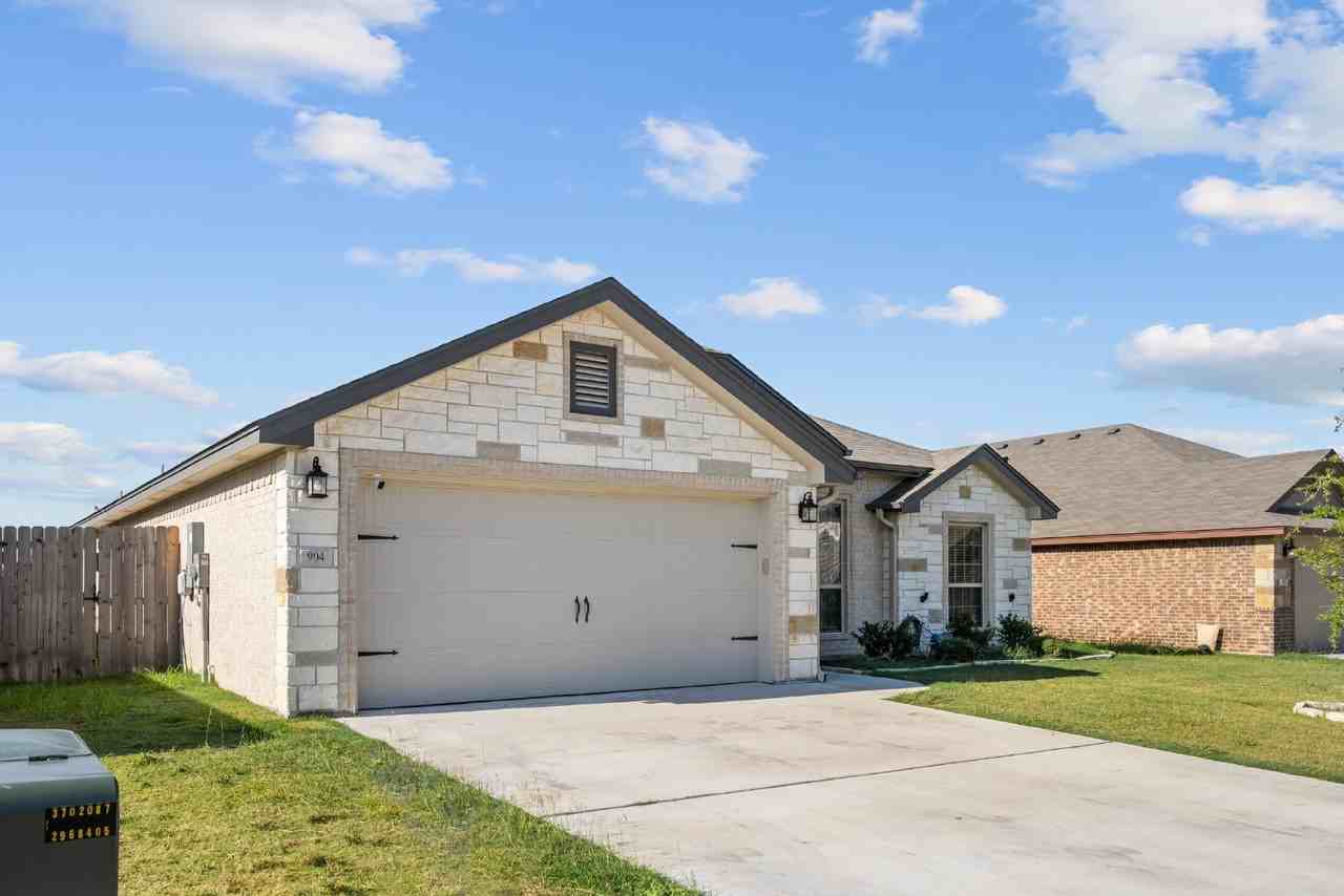 904 Clanton Cv - Photo 2 of 35