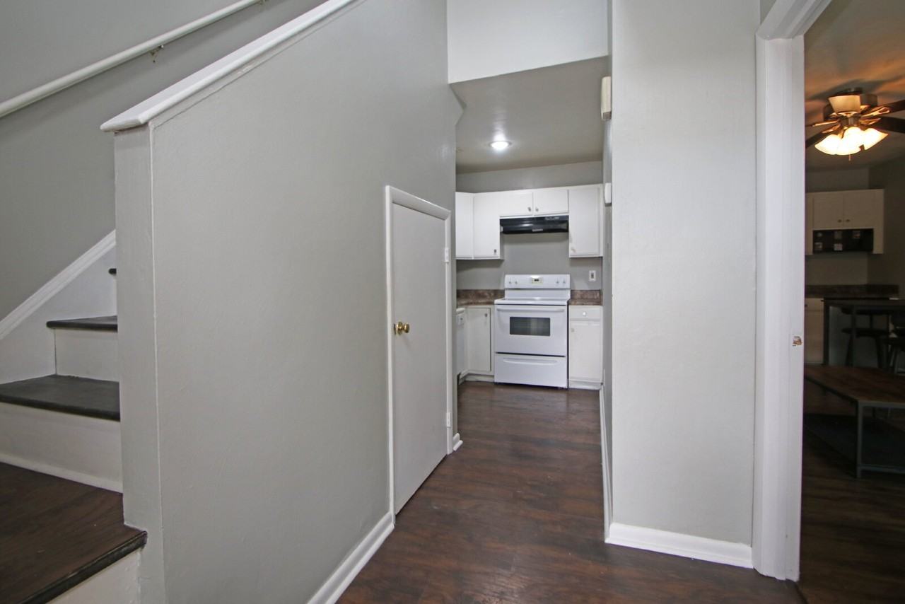 1368 Bradley Dr - Photo 2 of 32