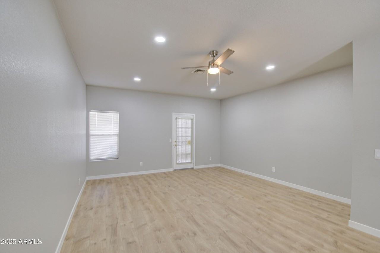1600 N Saba St Unit 169 - Photo 3 of 27